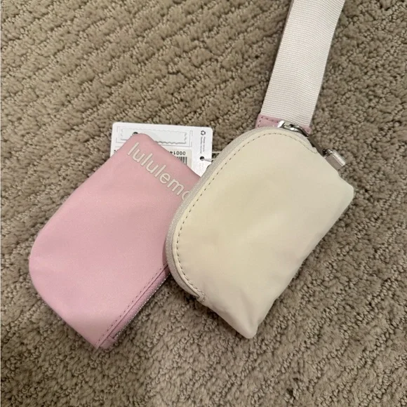 lululemon athletica dual pouch wristlet - Picture 3 of 3